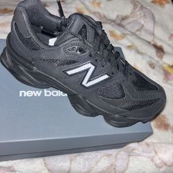 New Balance 9060 Triple Blacks 