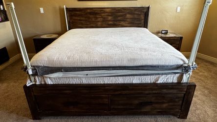 King size bedroom set.