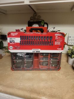 Milwaukee 1/2 impact sockets set 31 pc packout