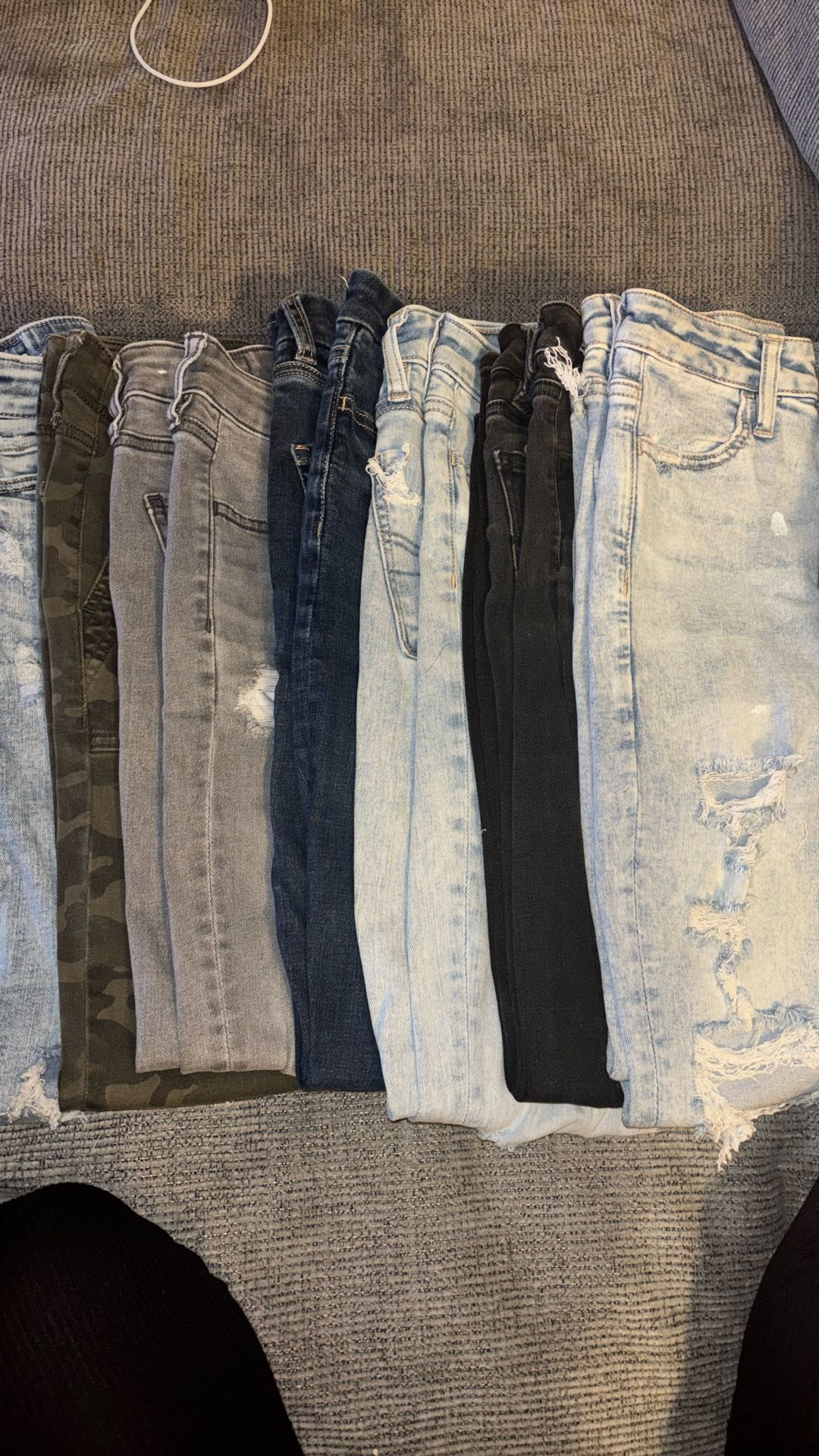 AMERICAN EAGLE JEAN LOT….Sizes Below!