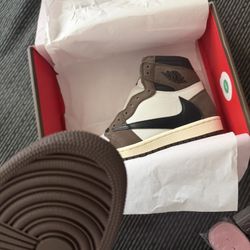 Jordan 1 Travis