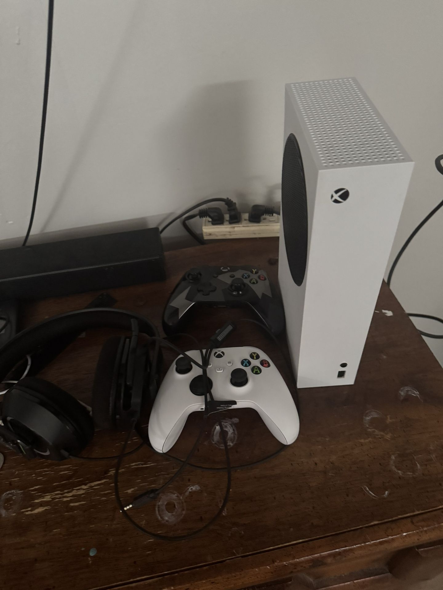 Xbox 2 Controllers