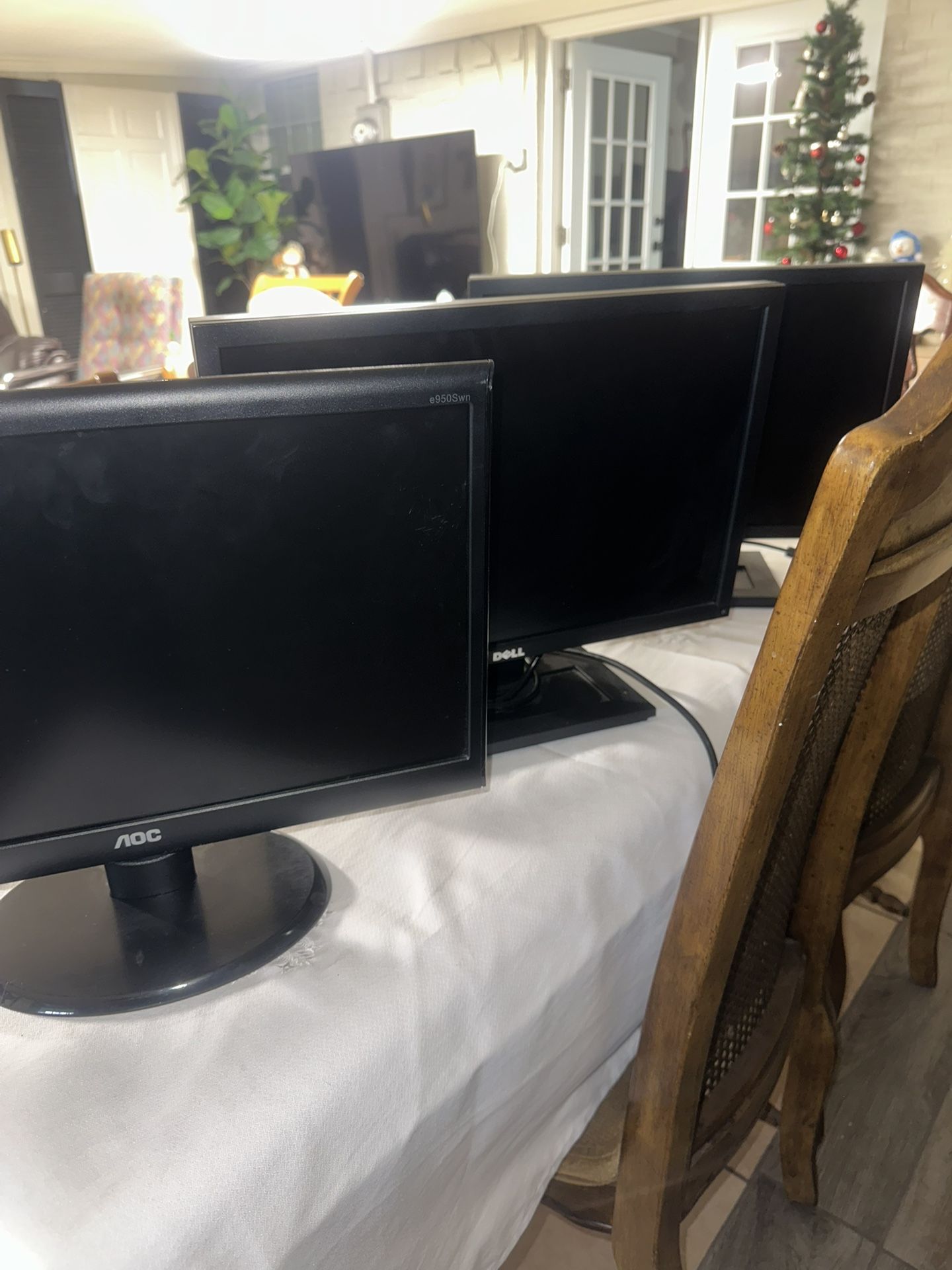 Monitors x3 Dell and AOC
