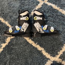 Salomon Ski Boots Size 25-25.5