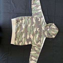 Kids Camo Hoodie (size 8)