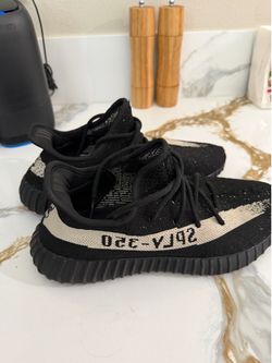 SIZE 10 YEEZY