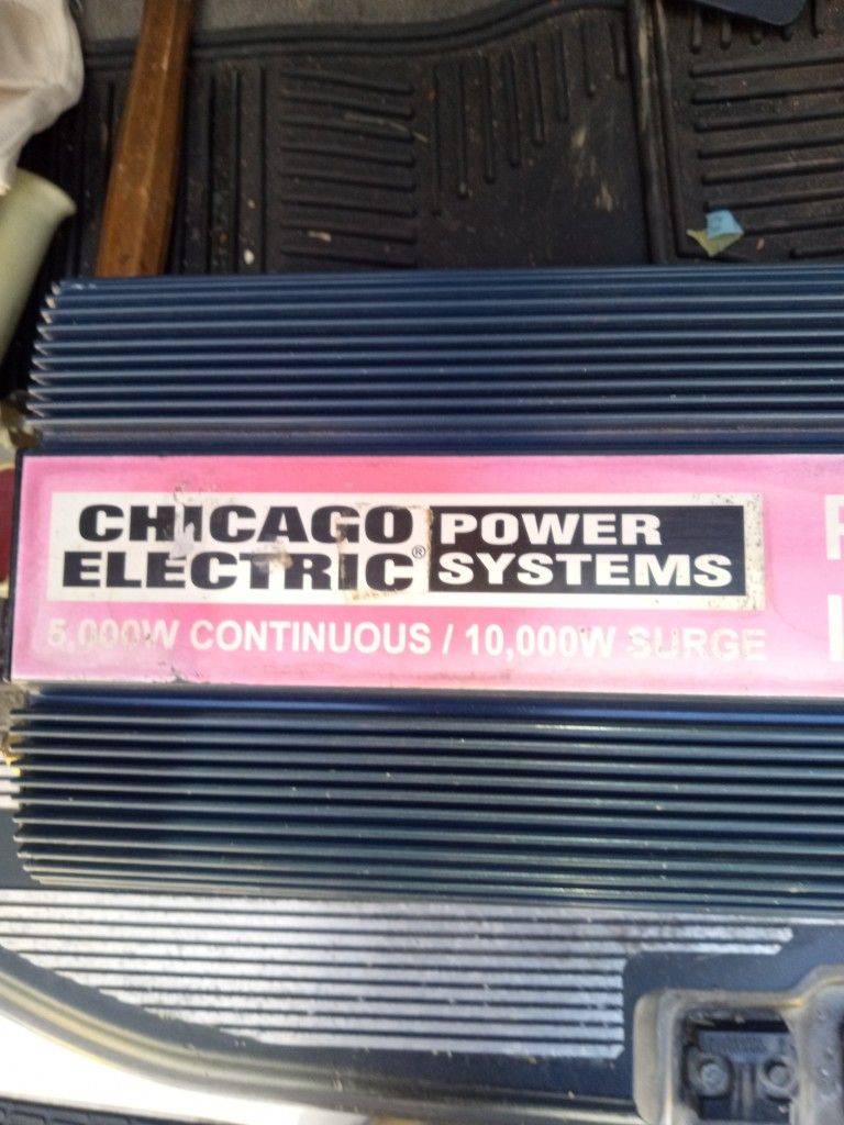 Lightly Used Heavy Duty 5,000 W Power Inverter (4) Plug Paid Over $400 Will Sell For $150 Firm