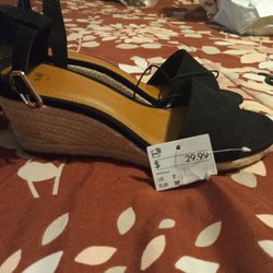 H&M Wedges Size 7, Original $30. $10