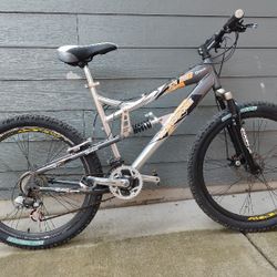 Mongoose XR250 Mountain Bike 26" – Dual Suspension – 21 Speed