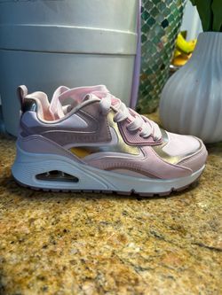 Skechers brand new light/pink original no box size 1 kids