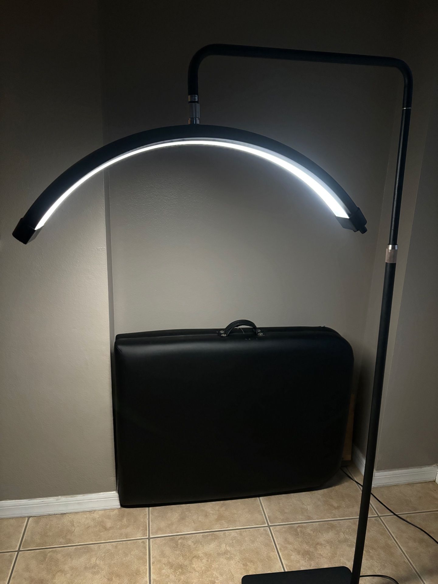 Moon Light ( Lash Techs , Estheticians Etc)