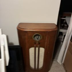 1900s Era Radio Great Condition  All Offers Welcome And Come Browse Full House Of Collectibles For Sale