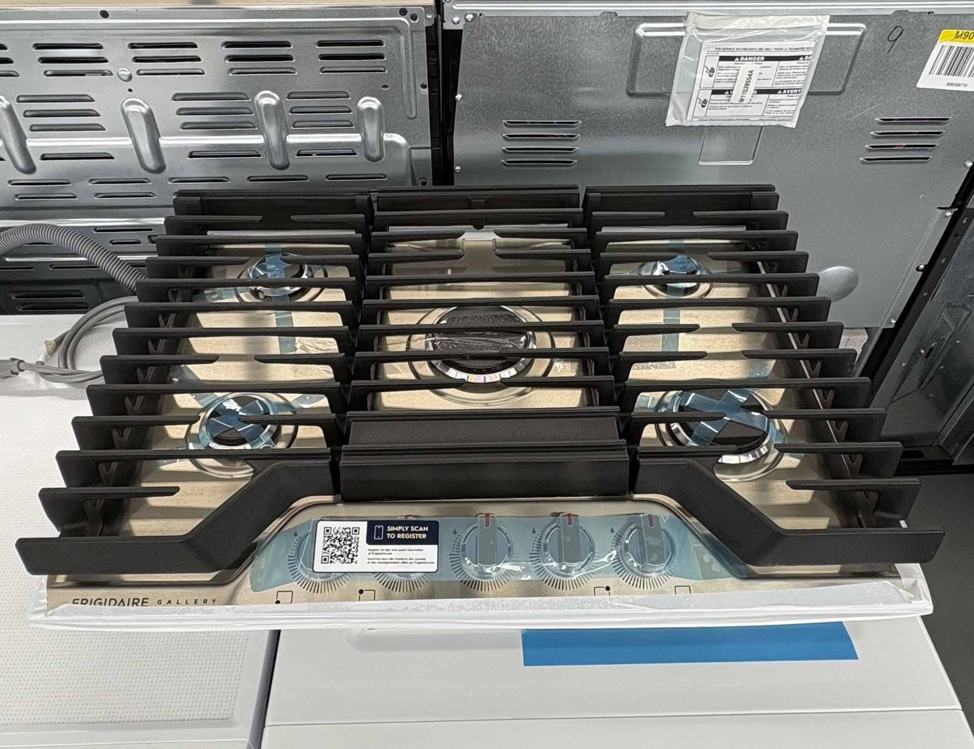 Frigidaire Gallery 30 in. Gas Cooktop in Stainless Steel with 5-Burner Elements, including Quick Boil and Simmer Burner