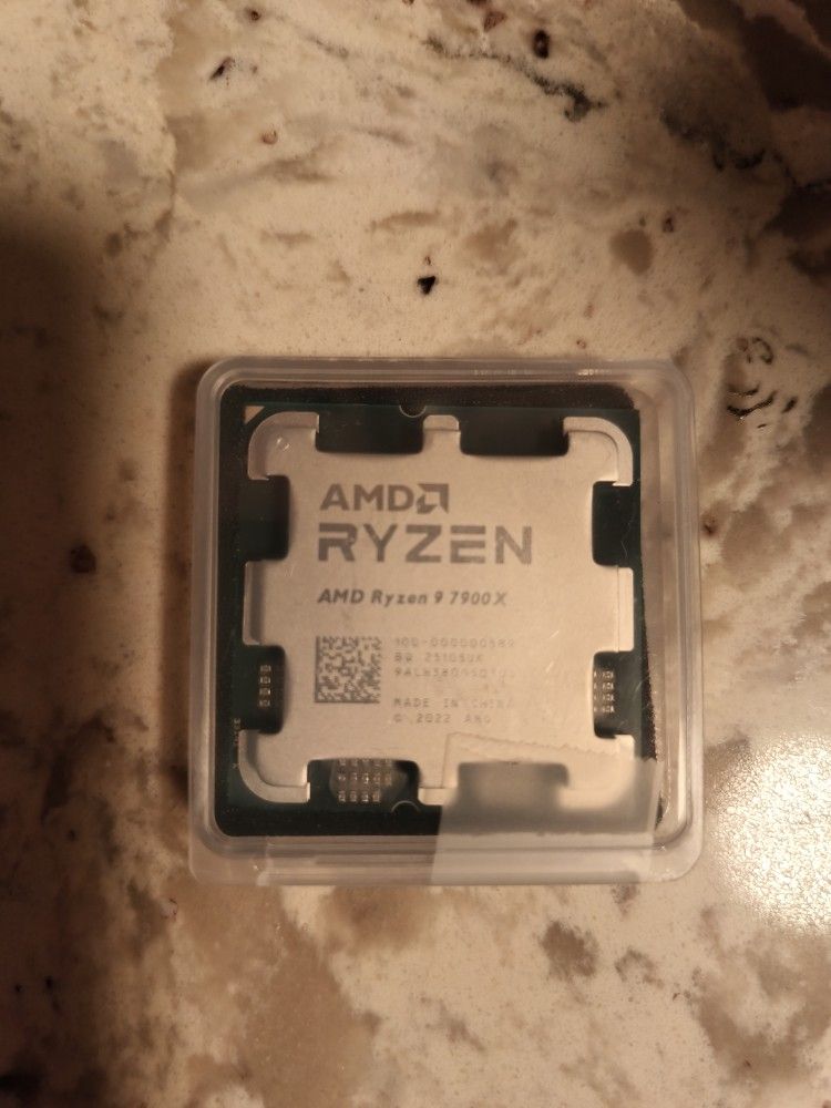 AMD Ryzen 9 7900X