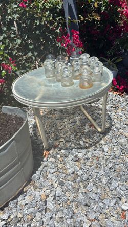 VINTAGE METAL TABLE