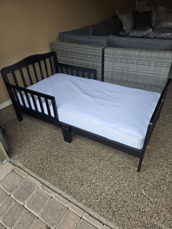 Dream On Me Classic Design Toddler Bed, GREENGUARD Black