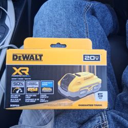 New DeWalt 20v 5AH POWERSTACK BATTERY