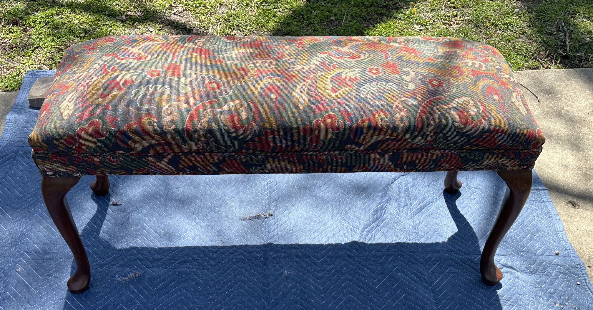 Unique Parlor Bench