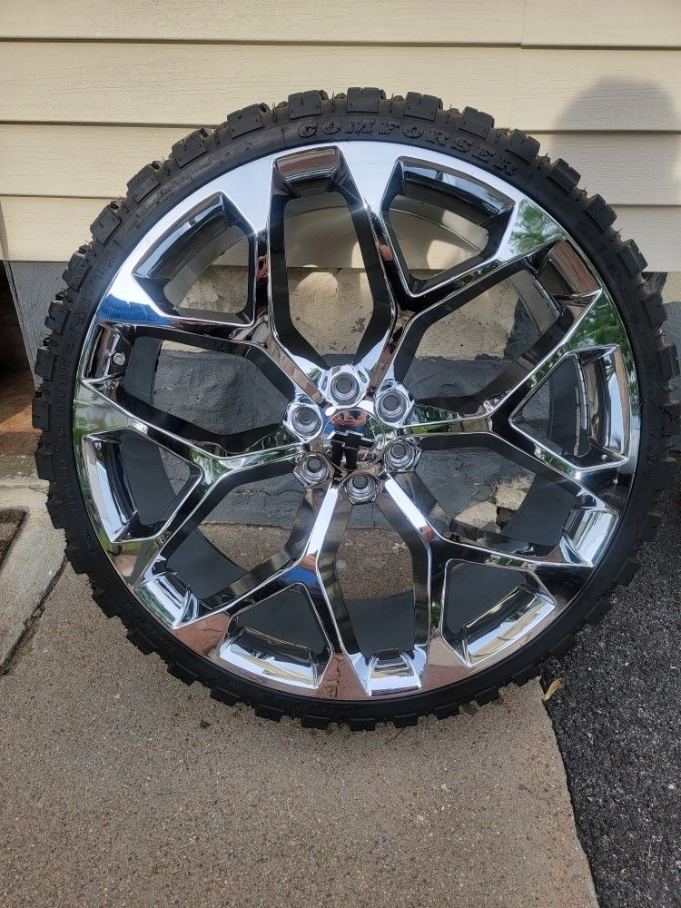 26 Inch Snowflake Rims With Tire 