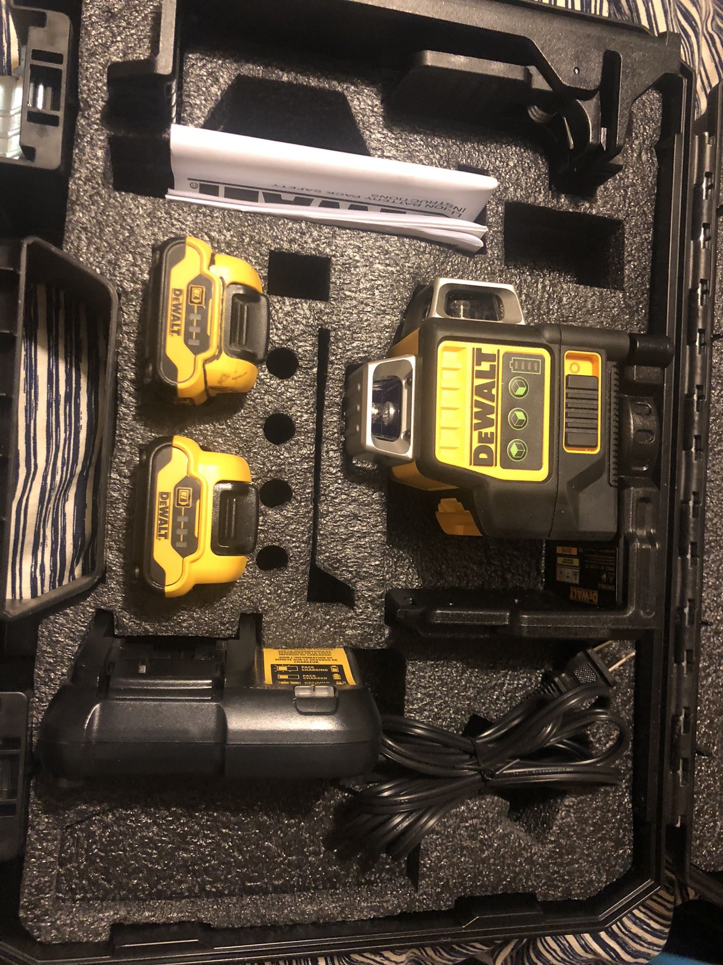 DEWALT 360 GREEN LIGHT LASER NEW