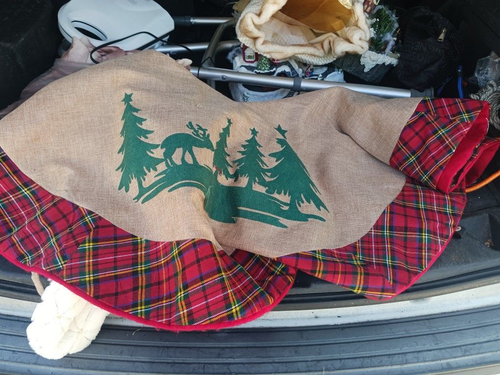 BEAUTIFUL NEW LARG TREE SKIRT 5 FINAL PRICE LOOK MY POST TONS ITEM