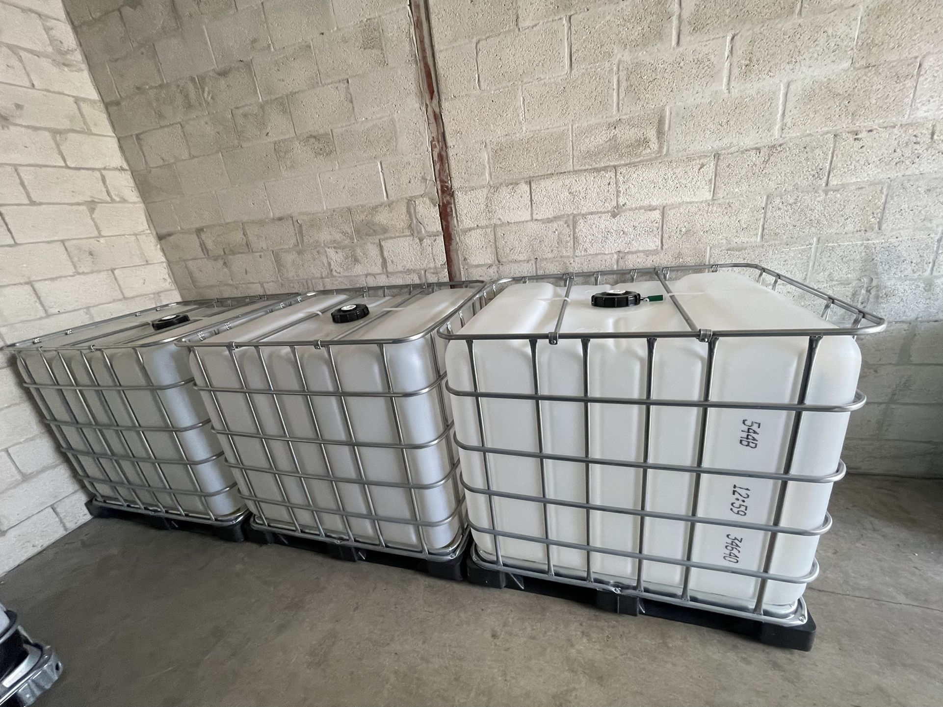 275 Gal Water Totes Cleaned Food Grade Ready For Use Storage Water Collection for Sale in North