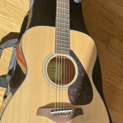 YAMAHA FS800 Guitar + Gig Bag  / $300 Invested