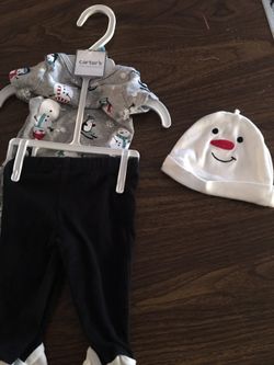 Adorable Carters newborn 3 piece outfit.
