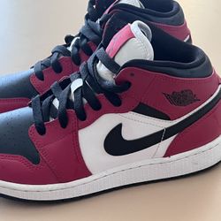 Air Jordan 1 Mids