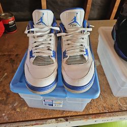 Jordan 4s
