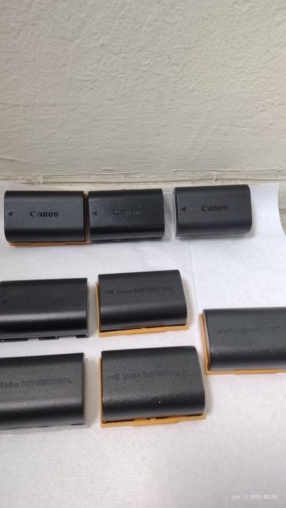 Eight LP-E6 batteries pack Canon Cannon EOS EF R