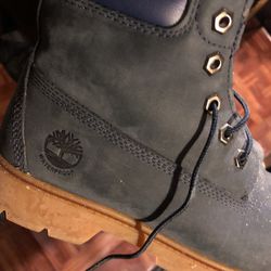 Timberland Waterfrof Boots For Women Size 8. Navy Blue.