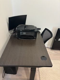 Sit Stand Desk (Great Condition)