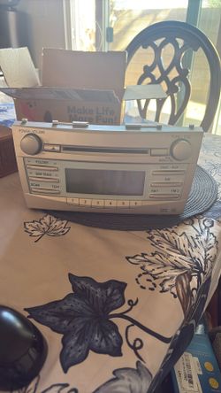 86120-06280 Genuine Toyota Receiver Radio