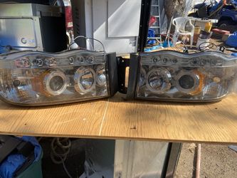 2005 Dodge Headlights