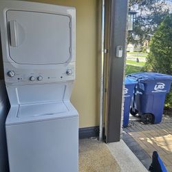 Stackable Washer And Gas Dryer 
