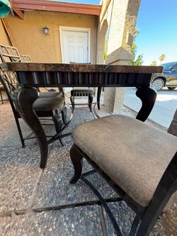 Table and chairs for sale