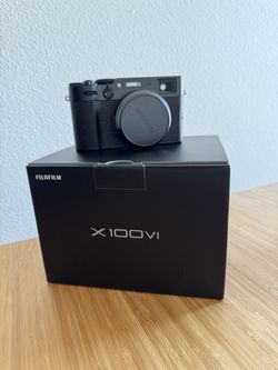 FUJIFILM X100VI Digital Camera (Black) - NEW