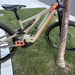 Specialized E-bike, Turbo Levo Mtn Bike