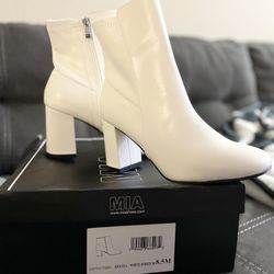 Boots woman