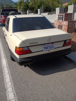 Mercedes Benz 300E
