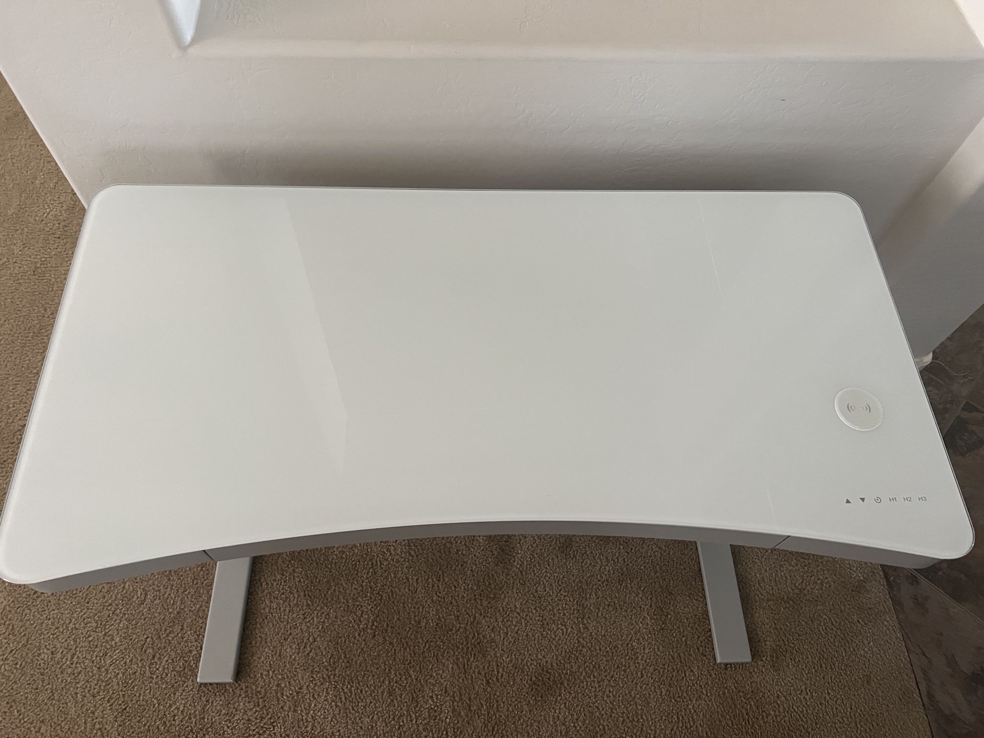 Adjustable desk