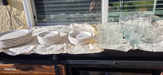 Dinnerware Set