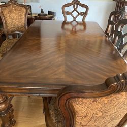 Formal Dinning Table