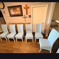 Table Top And Chairs 