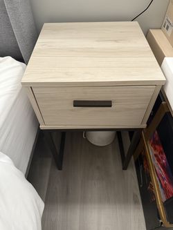 1-Drawer Nightstand