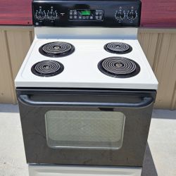 🔆🇺🇸☆GE☆🔆🇺🇸 Black/Bisque Coil Stove in Great Condition.
