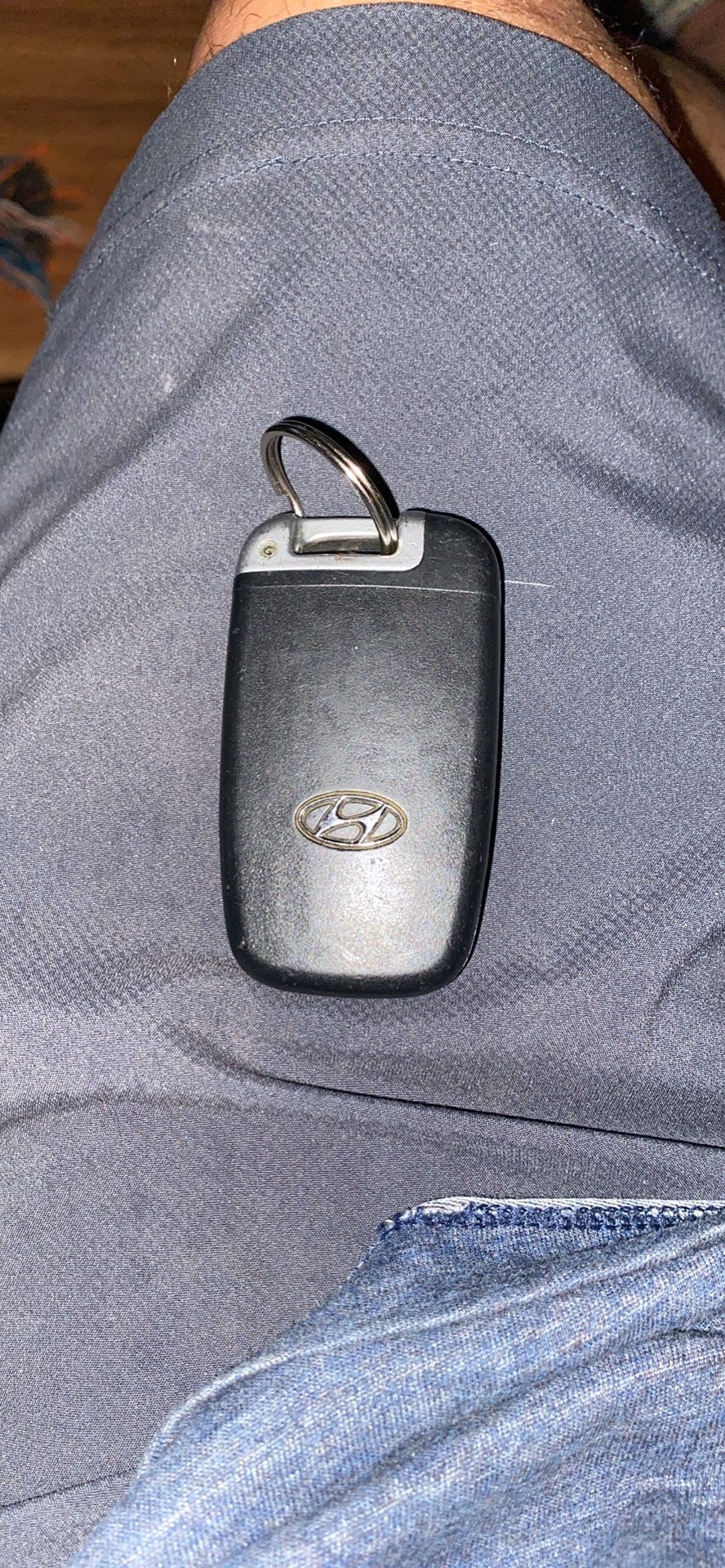 2011 Hyundai Sonata Push Button Fob And A 2014 Kia Cadenza Remote Fob