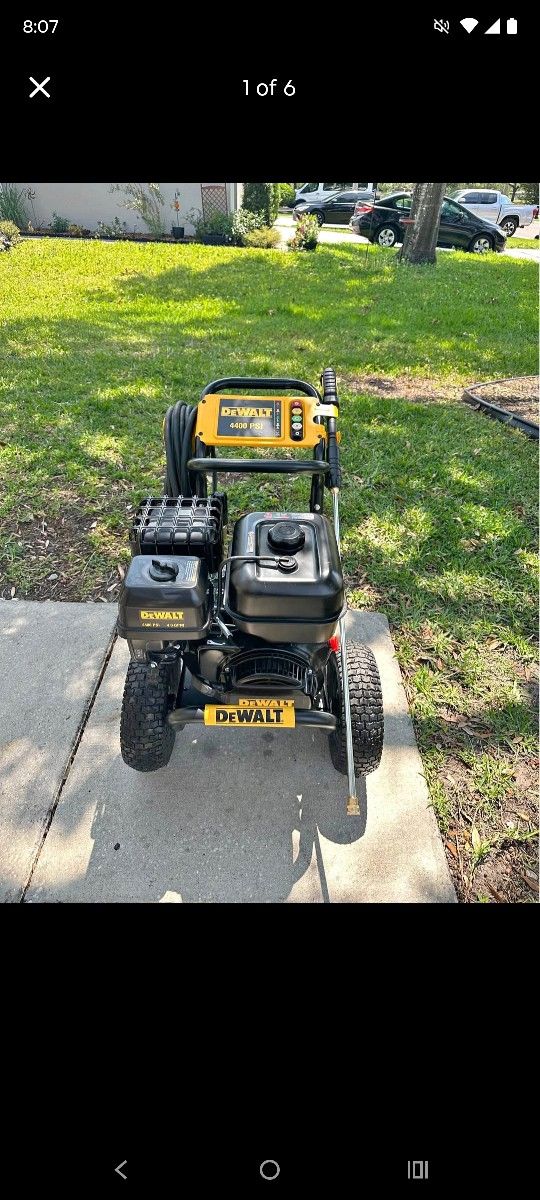 DEWALT 4400 PSI 4.0 GPM Cold Water Gas Pressure Washer