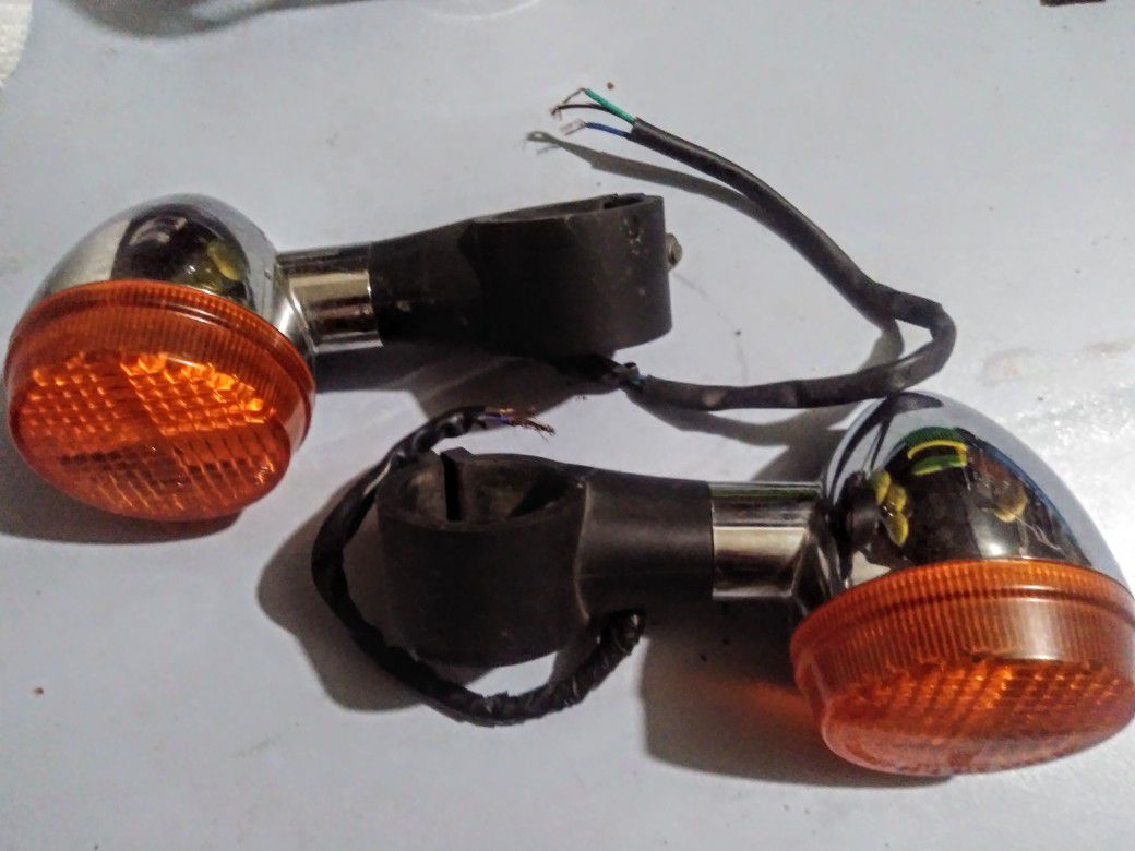 Motorcycle front turn signals